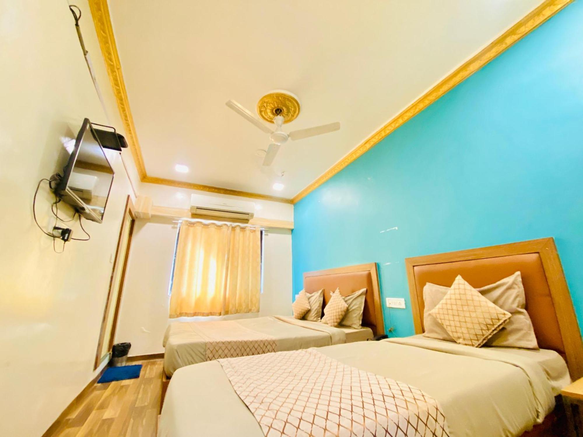 Hotel Abc Satellite Prahlad Nagar Ahmedabad Exterior foto
